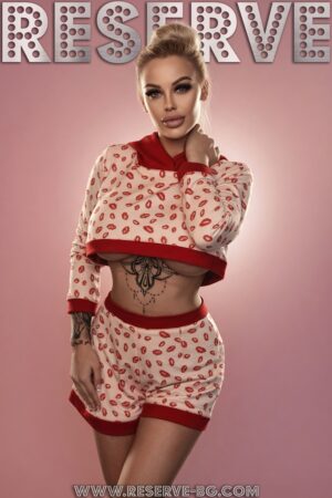 Спортен Комплект red lips